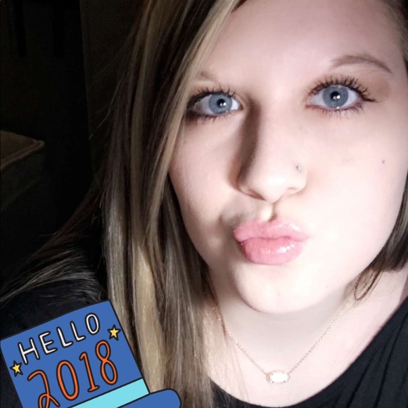 Meet your Posher, Jessica - Picture 1 of 1